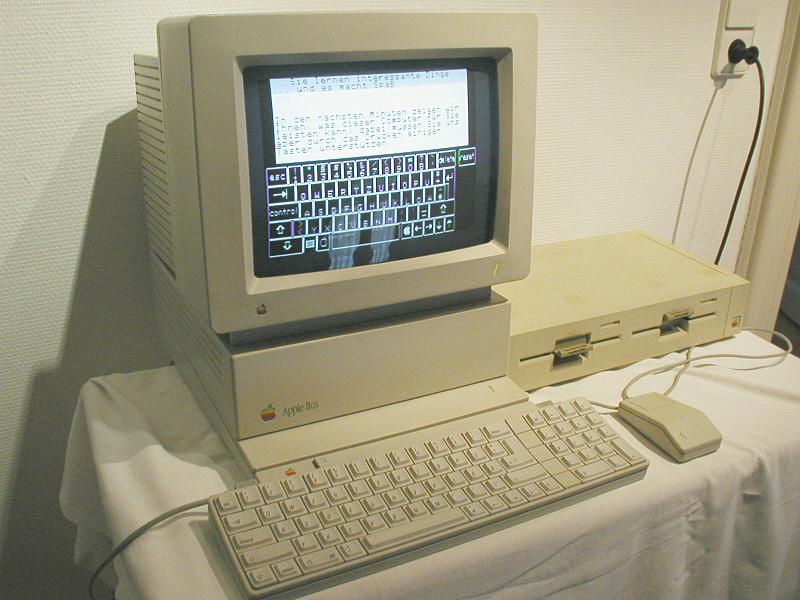 Apple II GS.jpg